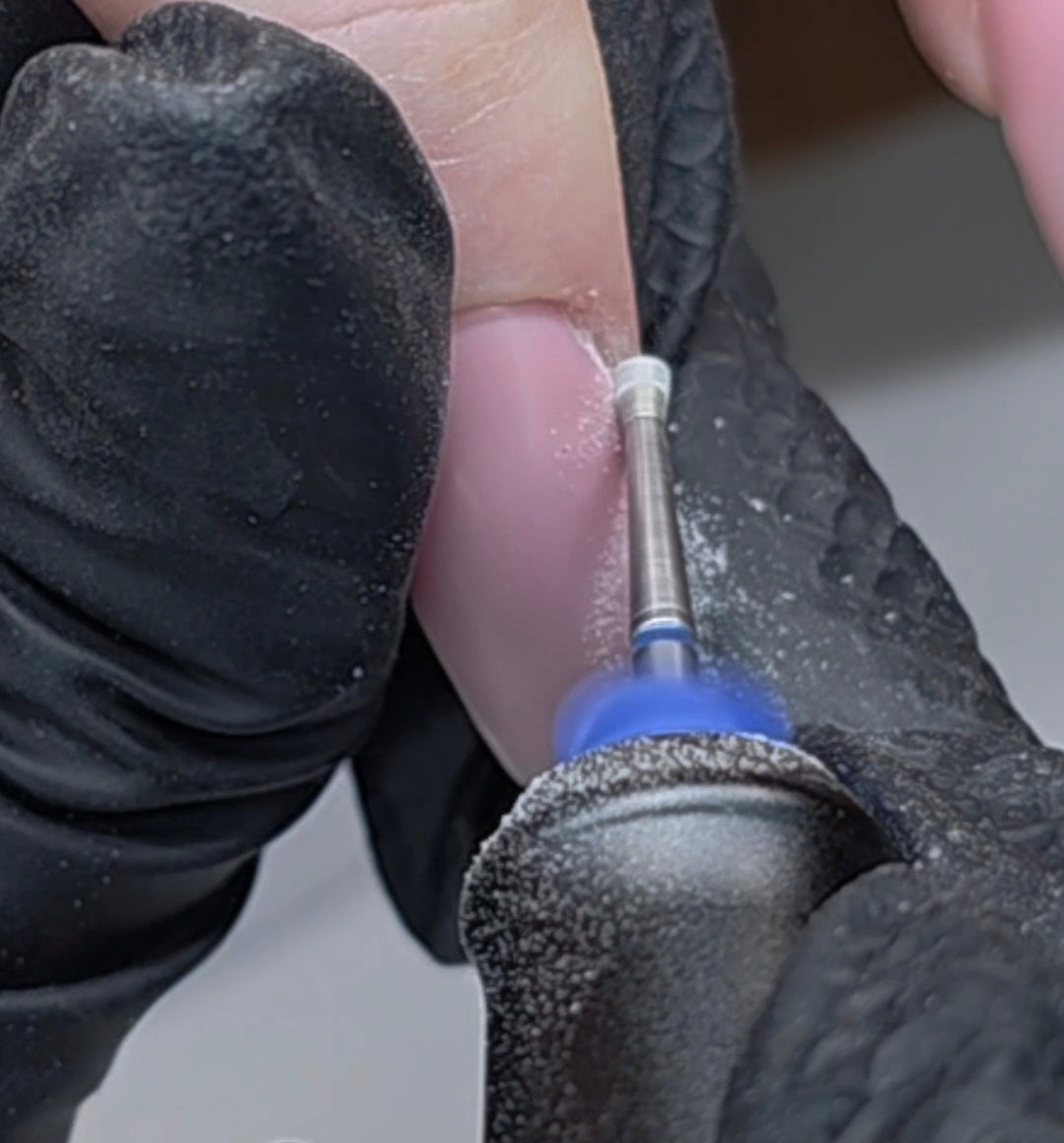 Why Are Nails Lifting More in the Heat? Summer Challenges Solved